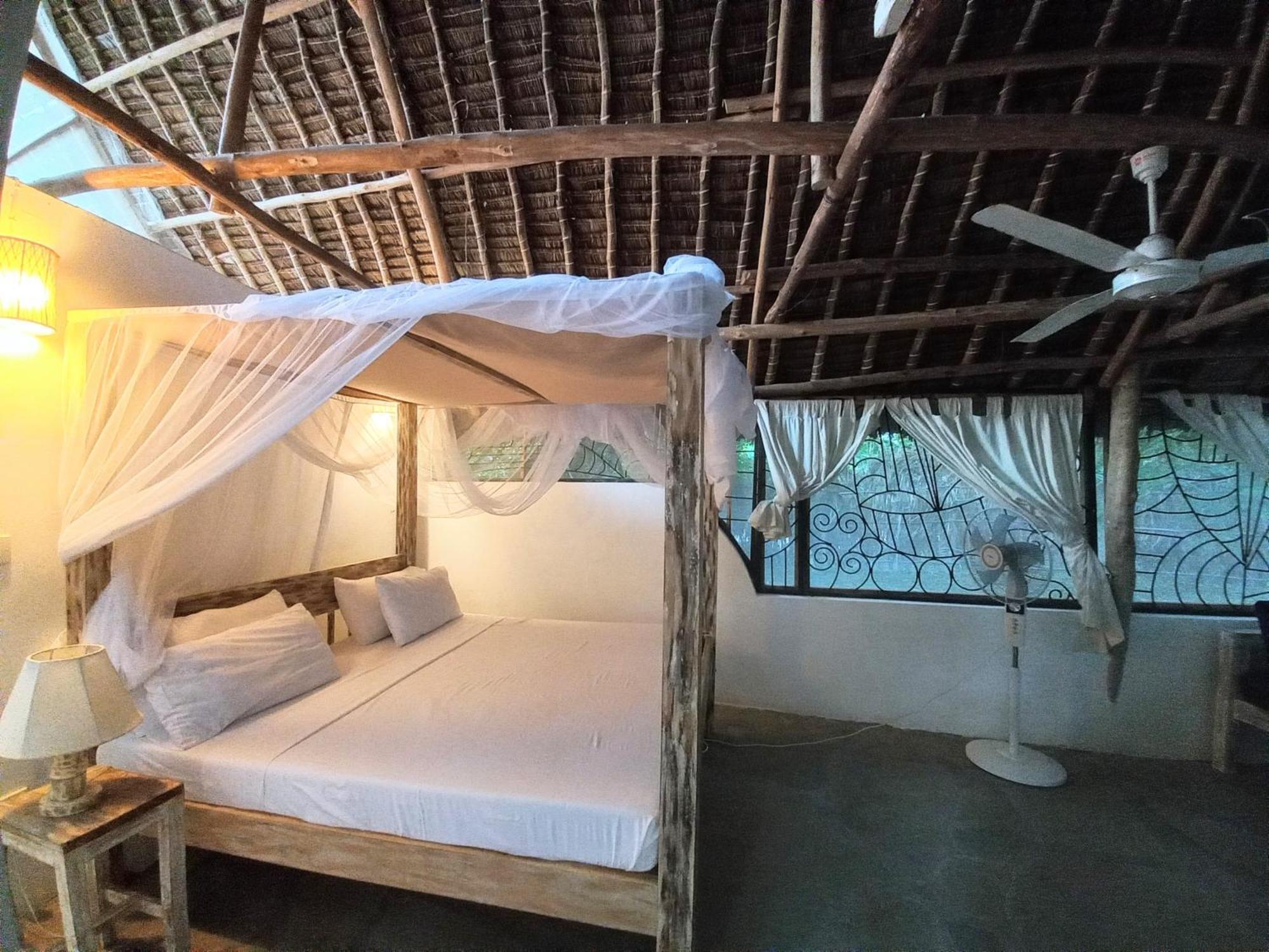 Watamu Beach Cottages B&B Værelse billede