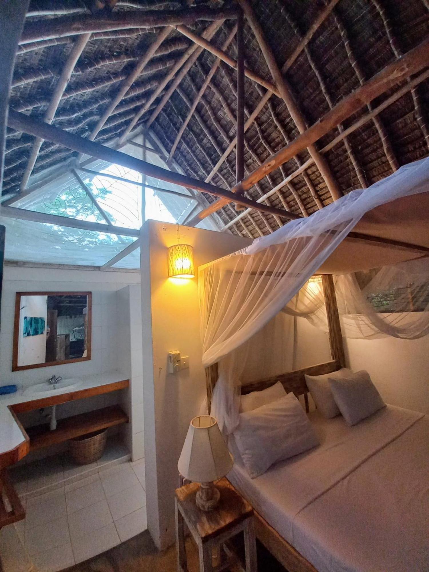 Watamu Beach Cottages B&B Værelse billede