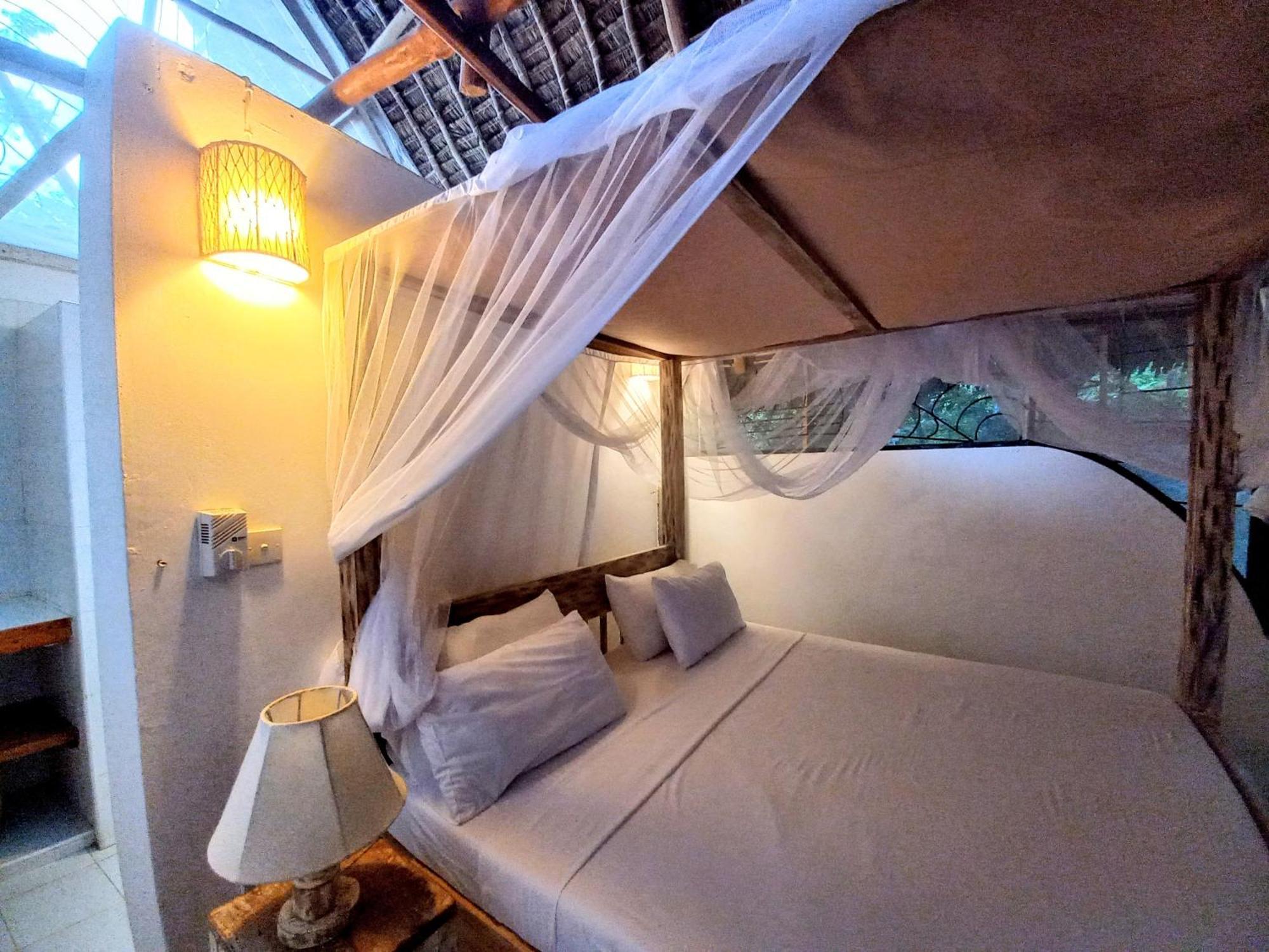 Watamu Beach Cottages B&B Værelse billede